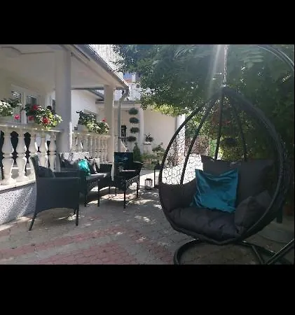 Daire & Pool White House Pančevo