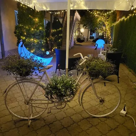 & Pool White House * Pančevo