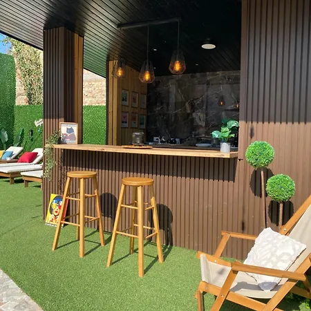 Daire & Pool White House Pančevo