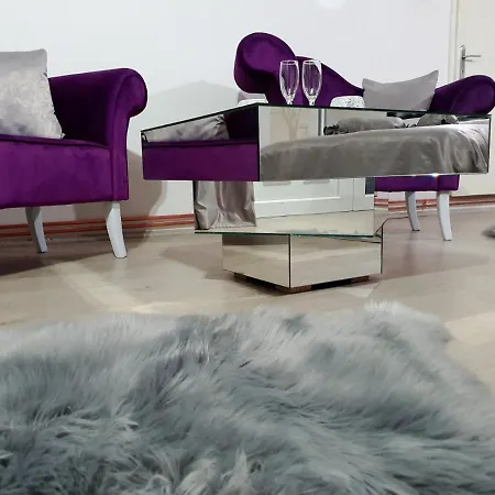 Daire & Pool White House Pančevo