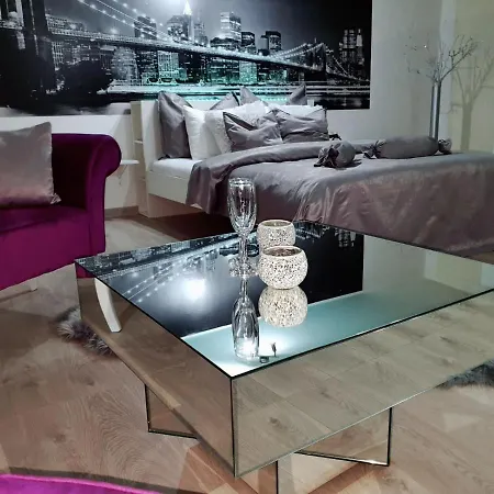 & Pool White House Daire *