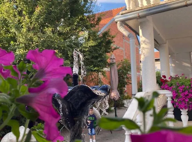 アパート White House *