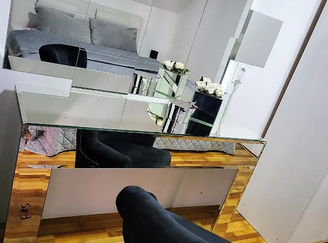 アパート White House *