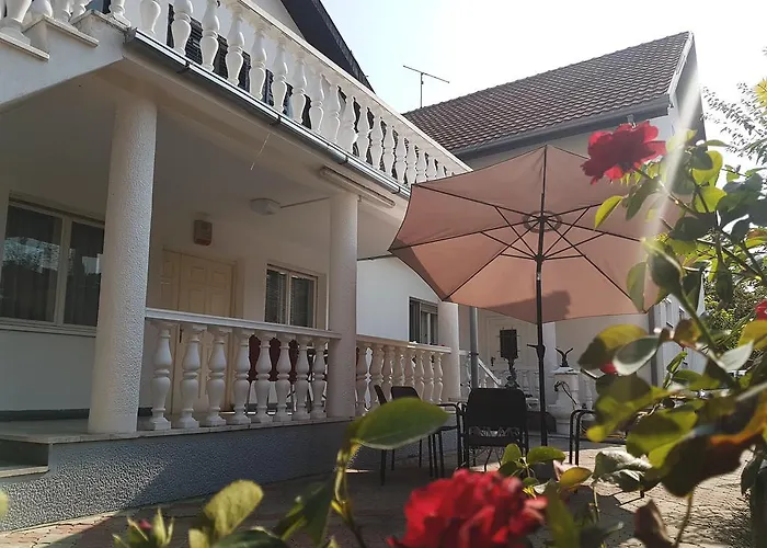 アパート White House