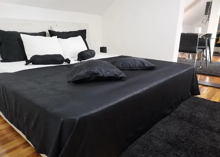 アパート White House *